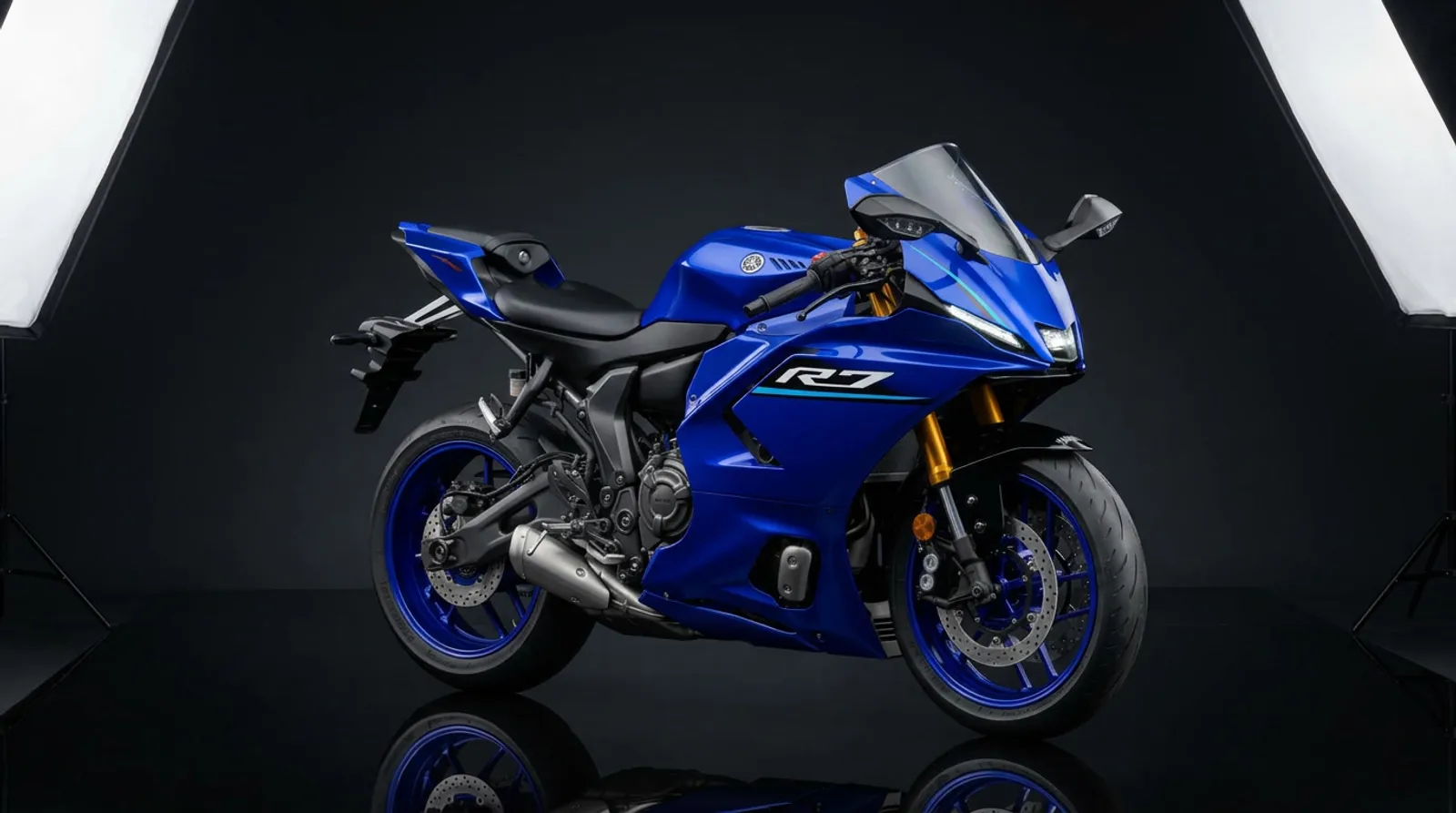 Yamaha R7