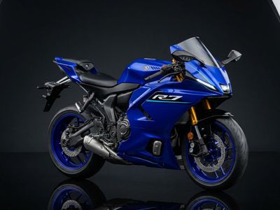 Yamaha R7