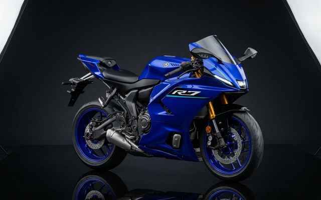 Yamaha R7