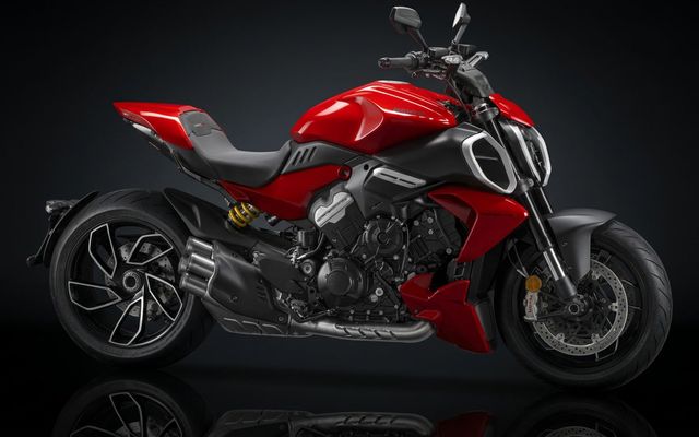 Ducati Diavel V4